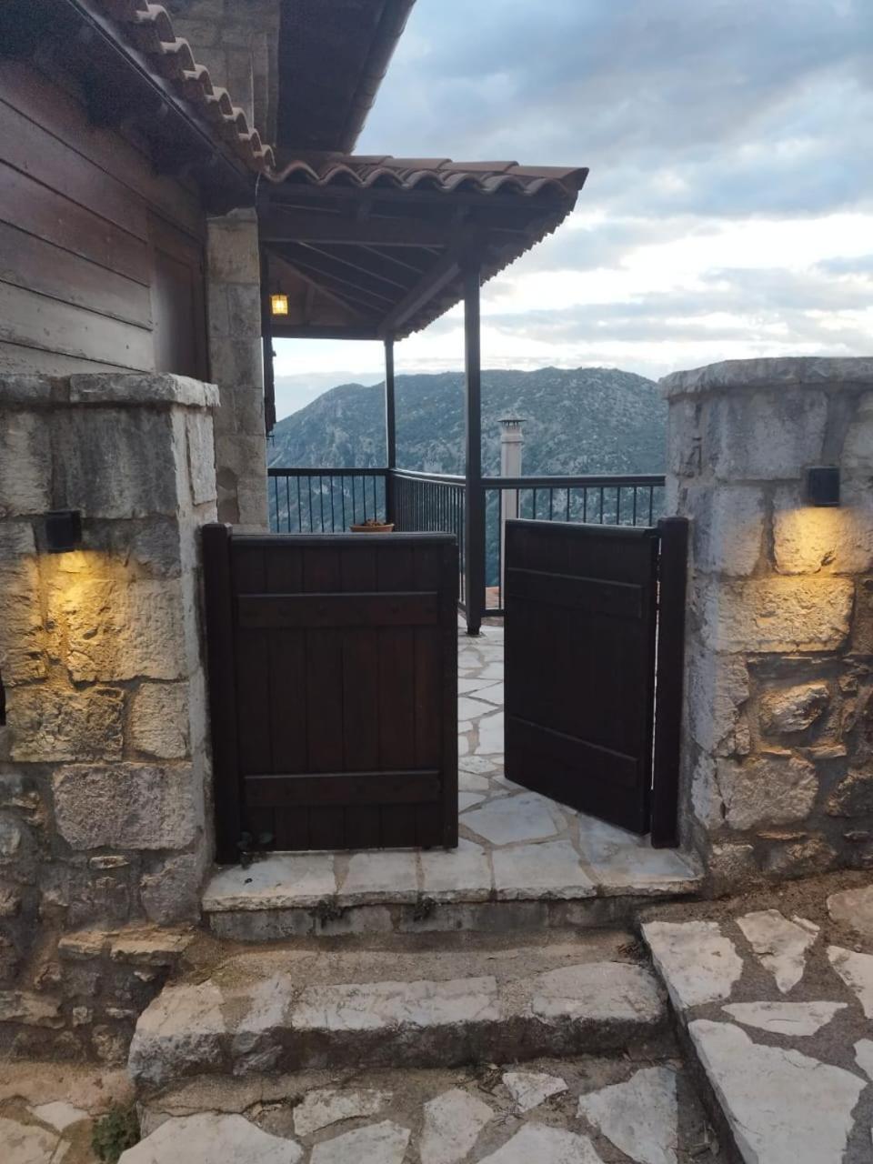 Lousiou Nymphes Escape Suites 蒂米萨那 外观 照片